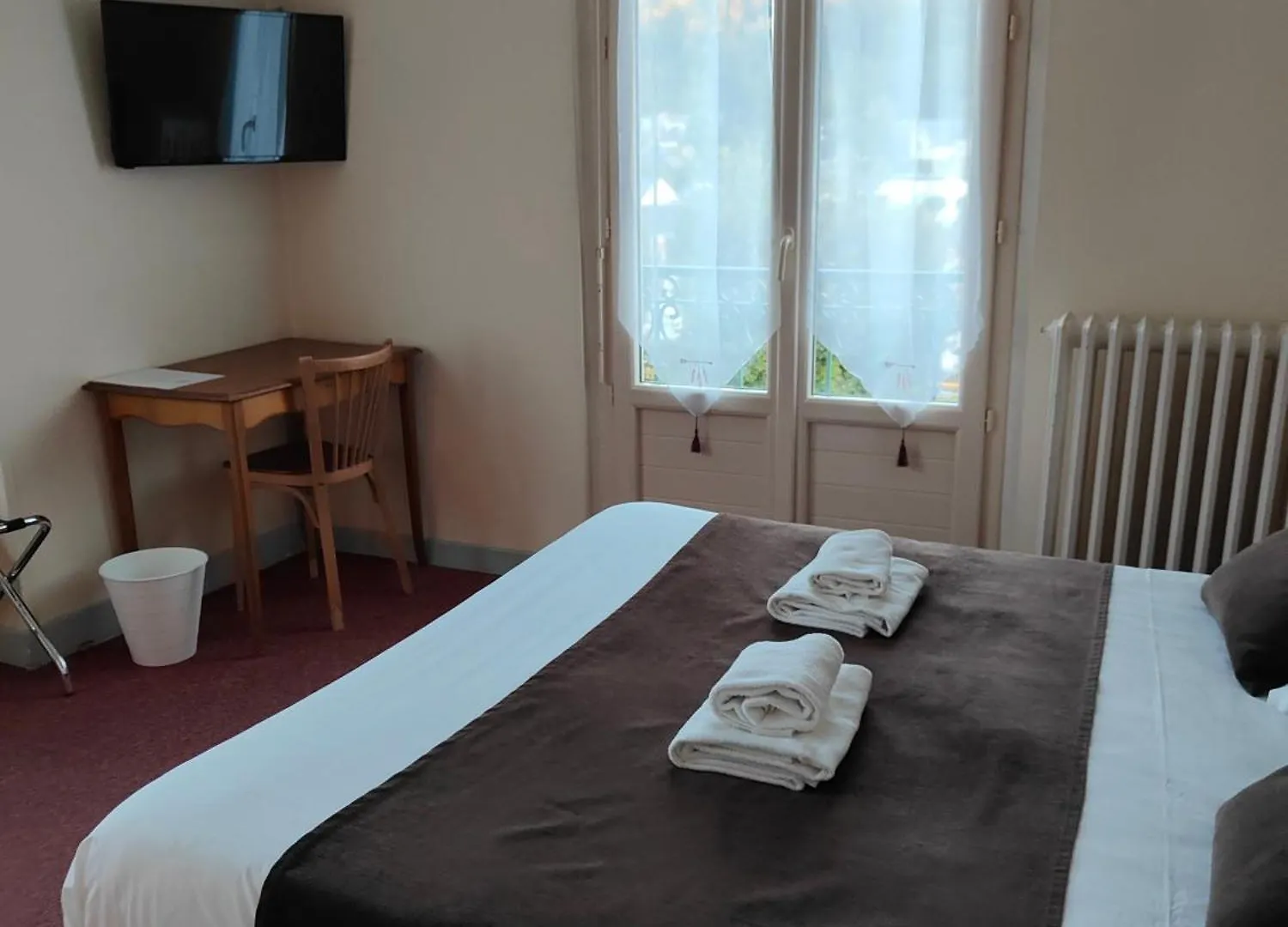 Hotel Au Val Dore La Bourboule 2*,